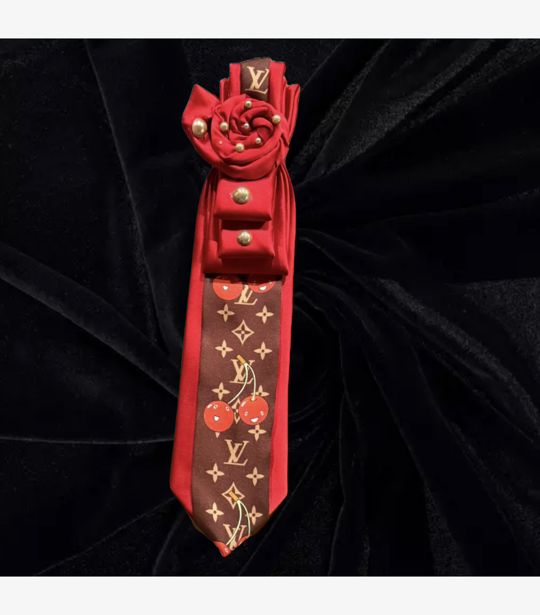 Rouge Royale Statement Tie