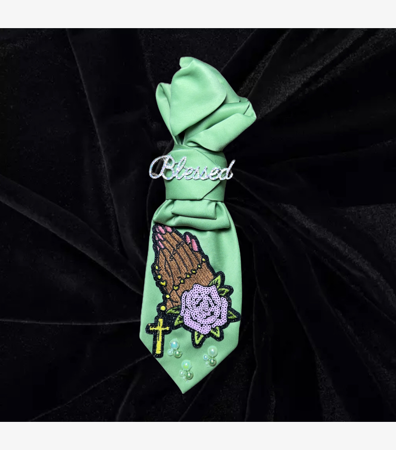 Faith & Favor Statement Tie